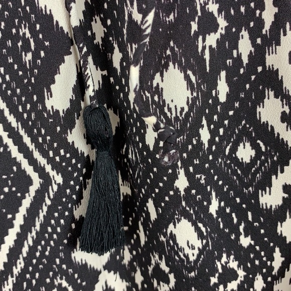 American Eagle Outfitters Long Sleeve Medium - Picture 7 of 16